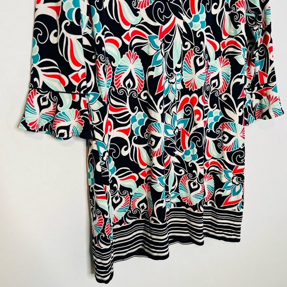 Crown & Ivy Bell Sleeve Split V-Neck Floral-Print Dress. Size Large. - Picture 6 of 14